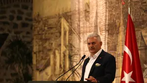 Başbakan Yıldırım sanatçılarla bir araya geldi