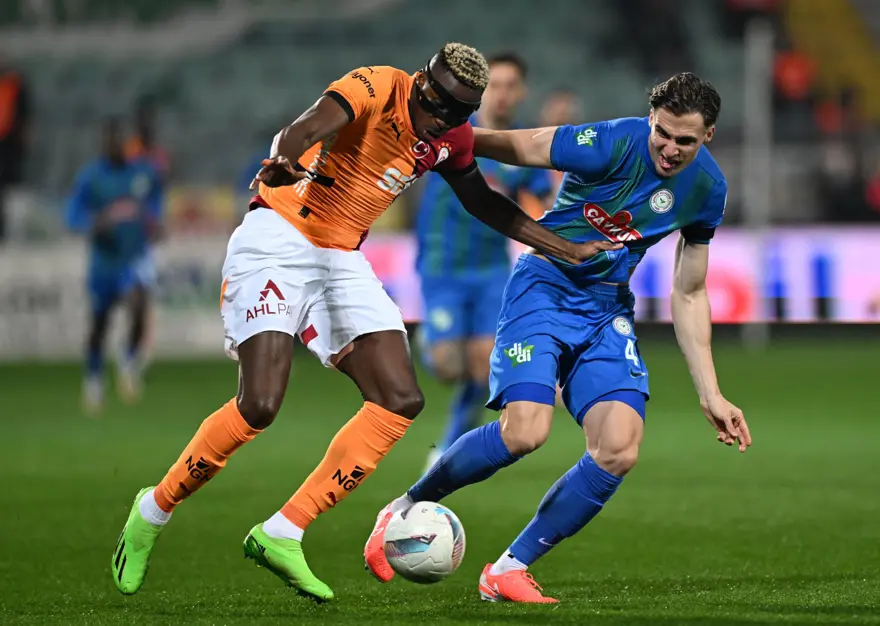 Galatasaray'ı sırtlıyor, Icardi'yi aratmıyor: Osimhen'den 21 Süper Lig maçında 17 gol 4