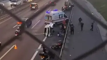 Küçükçekmece'de TEM Otoyolu'nda motosiklet kazası: 1 ölü