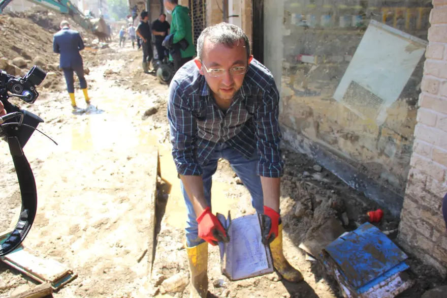 Kimisi altınlarının kimisi de alacaklarının peşinde 7