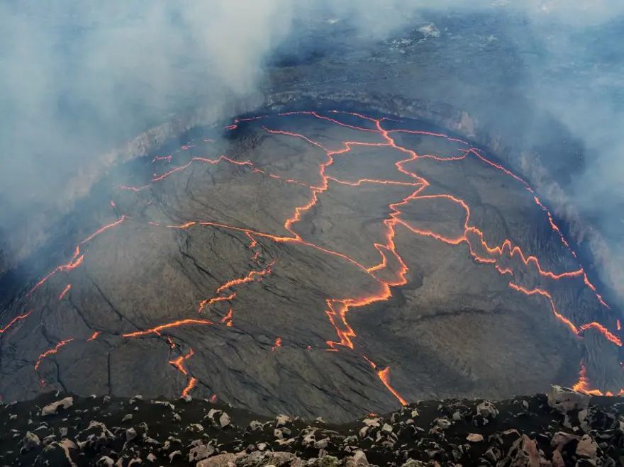 Hawaii'de Kilauea yanardağındaki lav denizi akmaya başladı 5 Hawaii'de Kilauea yanardağındaki lav denizi akmaya başladı 5