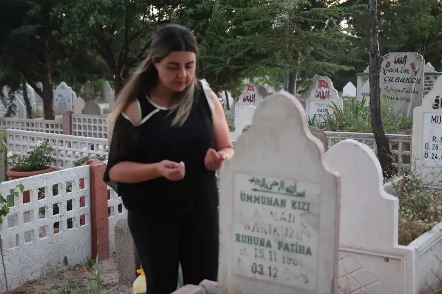 1 GÜNLÜKKEN CAMİ AVLUSUNA BIRAKILDI 1