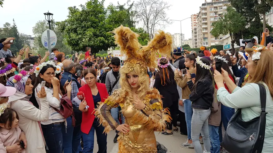 Adana'da renkli Portakal Çiçeği Karnavalı korteji 39 Adana'da renkli Portakal Çiçeği Karnavalı korteji 39