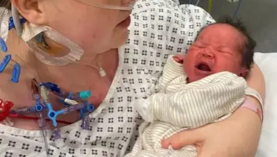 37 haftalık hamile kadının 14 dakika boyunca kalbi durdu, uyandığında bebeği kucağındaydı: Bu gerçekten mucize