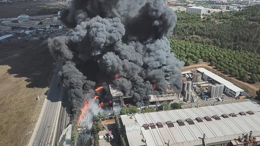 İstanbul Tuzla'da fabrika yangını (Patlama oldu, yaralılar var) 20
