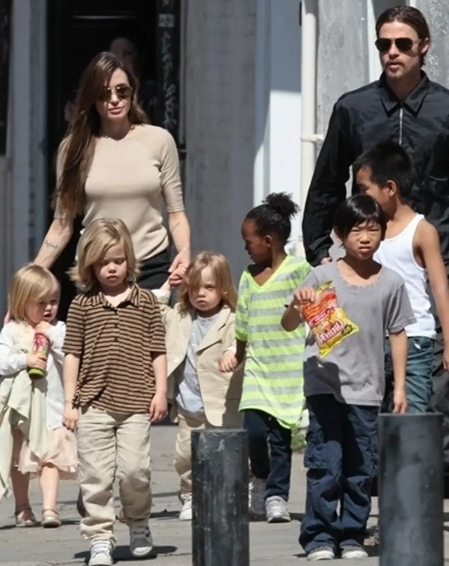 Brad Pitt Noel’de çocuklarını gördü 2