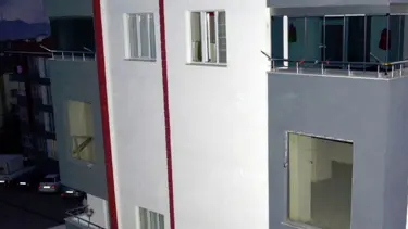 Yeni evli kadın, eşiyle tartışıp 4'üncü kattan atladı