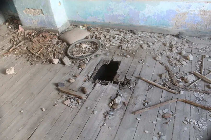 230 yıllık tarihi okul definecilerin hedefinde 8 230 yıllık tarihi okul definecilerin hedefinde 8