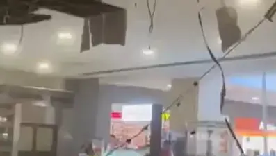 Beylikdüzü'nde AVM'nin yemek katının tavanı çöktü: 1 kişi yaralandı