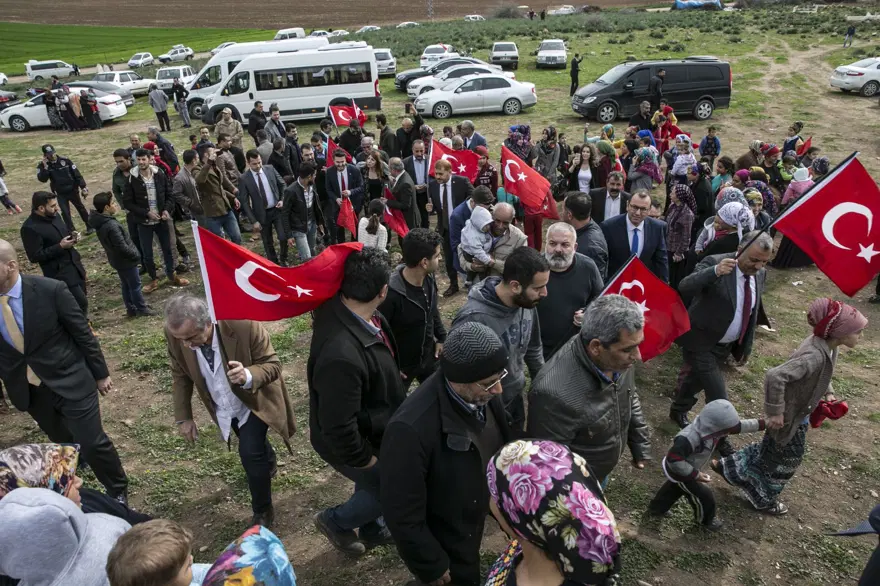 Sanatçılar, Zeytin Dalı Harekatı'na destek için Suriye sınırına gitti 19