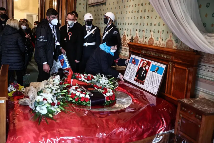 Büyük Önder Atatürk Dolmabahçe'de anıldı 11