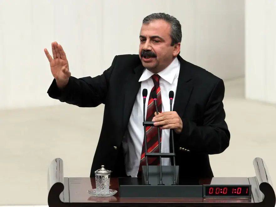 Meclis'te gergin oturum 2