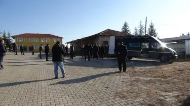 Garajda ölü bulunan 3 genç toprağa verildi