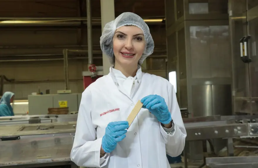 Bisküvi paketindeki kız o fabrikaya direktör oldu 4