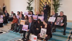 Meclis'te kayyum protestosu