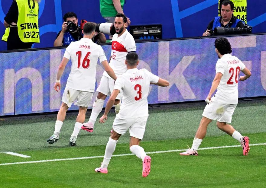 Türkiye, Çekya karşısında kazanarak EURO 2024'te son 16'ya kaldı 16