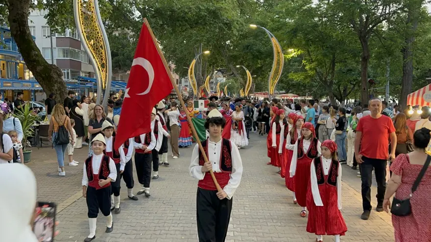 Yalova'da 36. Uluslararası Halk Dansları Festivali başladı 4