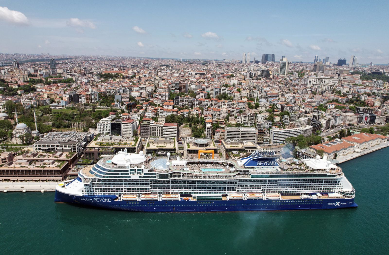 3 bin 600 yolcu kapasiteli Celebrity Beyond Galataport'ta