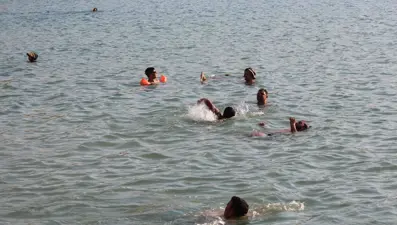 Krater gölü Acıgöl'de tatil yoğunluğu