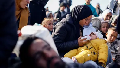 Bir kuvözde beş bebek: Gazzeli kadınların çoğu erken doğuma alınıyor