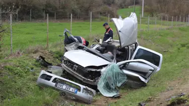 Bolu'da TIR'la çarpışan otomobildeki 2 kişi yaşamını yitirdi
