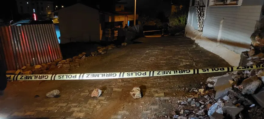 Muğla Milas'ta toprak kayması 3