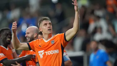 Başakşehir'den muhteşem geri dönüş: Piatek'in gecesi