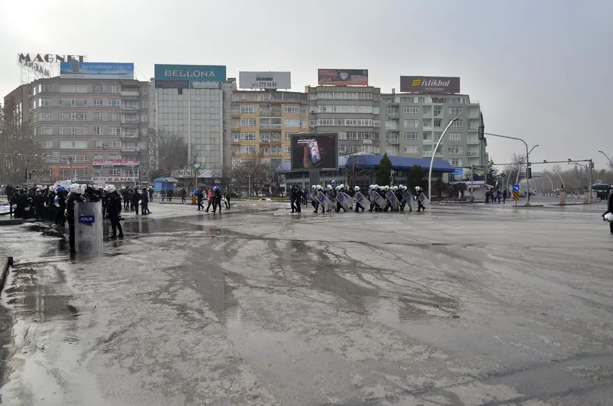 Ankara'da eyleme müdahale 33