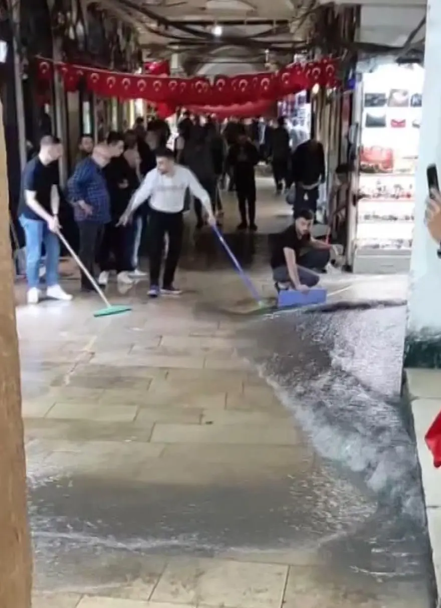 İstanbul'da sağanak hayatı olumsuz etkiledi 4