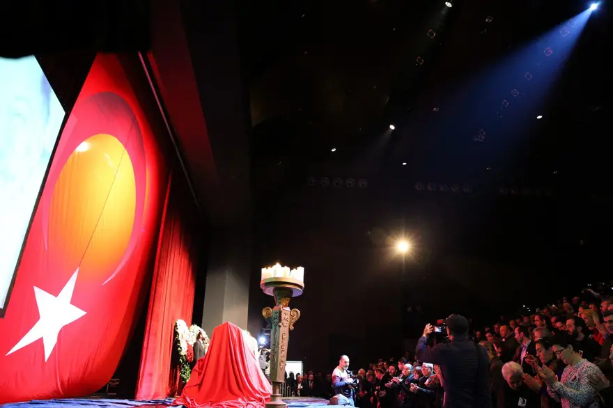 Münir Özkul son yolculuğuna uğurlandı 21 Münir Özkul son yolculuğuna uğurlandı 21