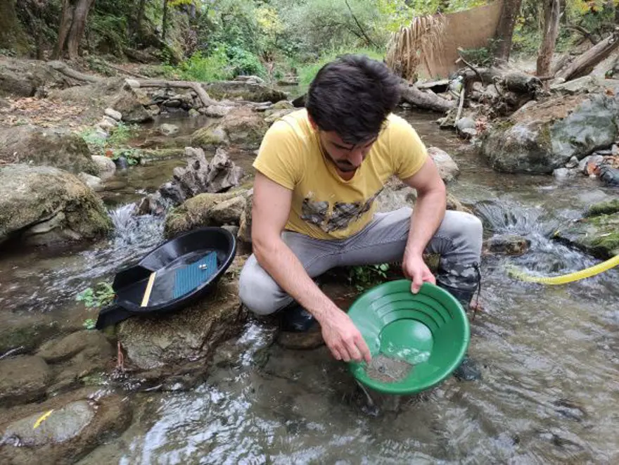 Derelerden altın toplayıp servet kazanıyorlar 13 Derelerden altın toplayıp servet kazanıyorlar 13