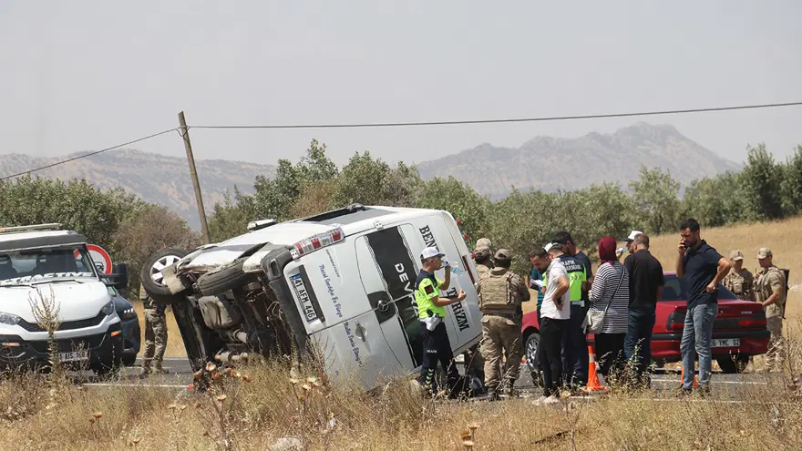 Nişan yolunda feci kaza: 5 ölü, 11 yaralı 