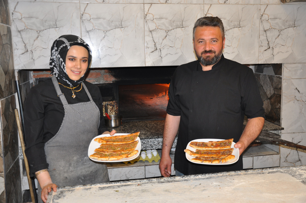 Eşinden öğrendi, fırının başına geçti. Çalışacak kişi bulamamışlardı