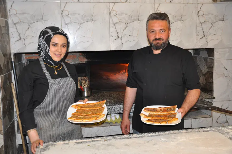 Eşinden öğrendi, fırının başına geçti. Çalışacak kişi bulamamışlardı 