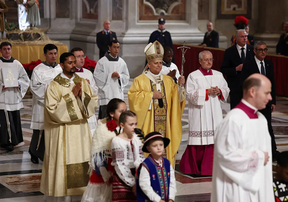Papa 14'üncü Leo ilk Noel ayinini yönetti