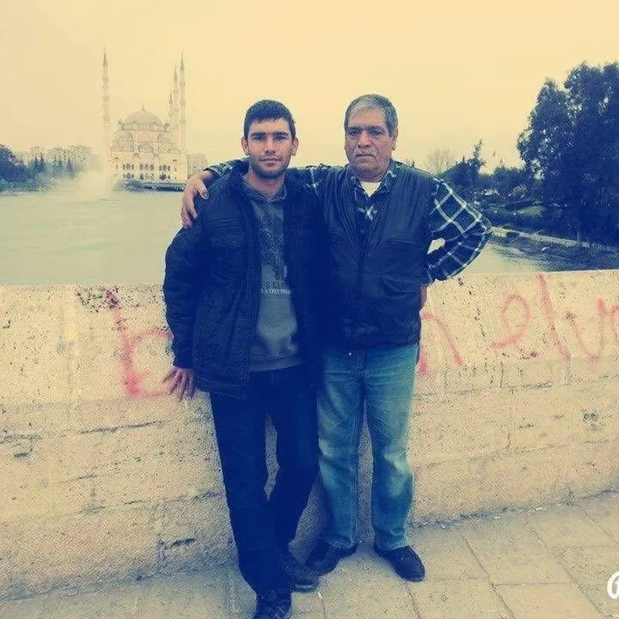 Fotoğrafıyla hafızalara kazınan şehit babasından acı haber 