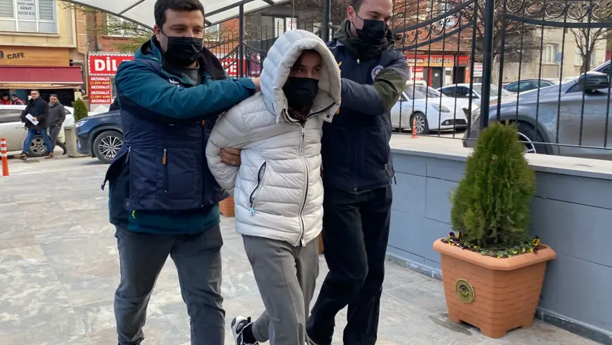 Canlı yayında küçük kıza ağır sözler söyleyen şüpheli, adliyeye sevk edildi 