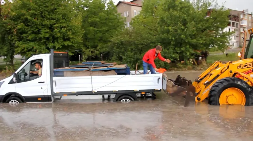 BİR PAZARCI MAHSUR KALDI 4