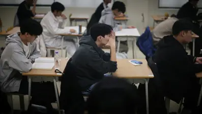 Güney Kore'de sınavı için uçuşlar yasaklandı, borsa geç açıldı