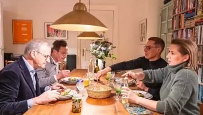 Son akşam yemeği mi? 4 başbakan Grönland’ı savunmak için evde toplandı