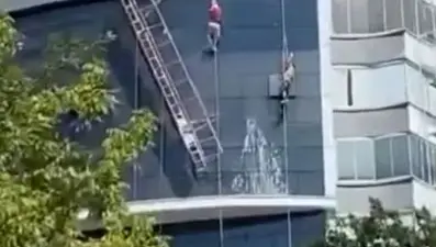 Samsun'da korku dolu anlar: İskelenin halatı koptu, işçiler ölümden döndü