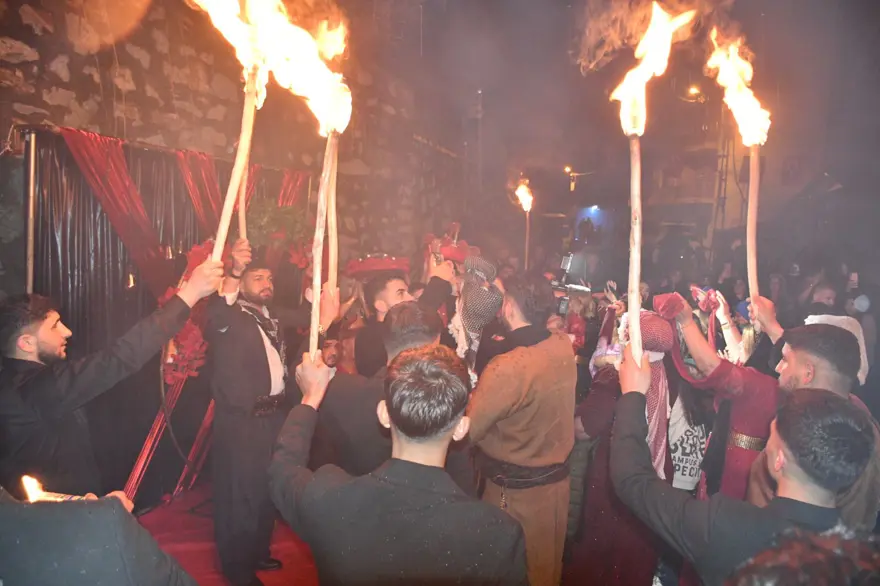 Şırnak’ta2 gün 2 gece süren aşiret düğünü: Gelin ve damada 2 milyon liralık takı takıldı 