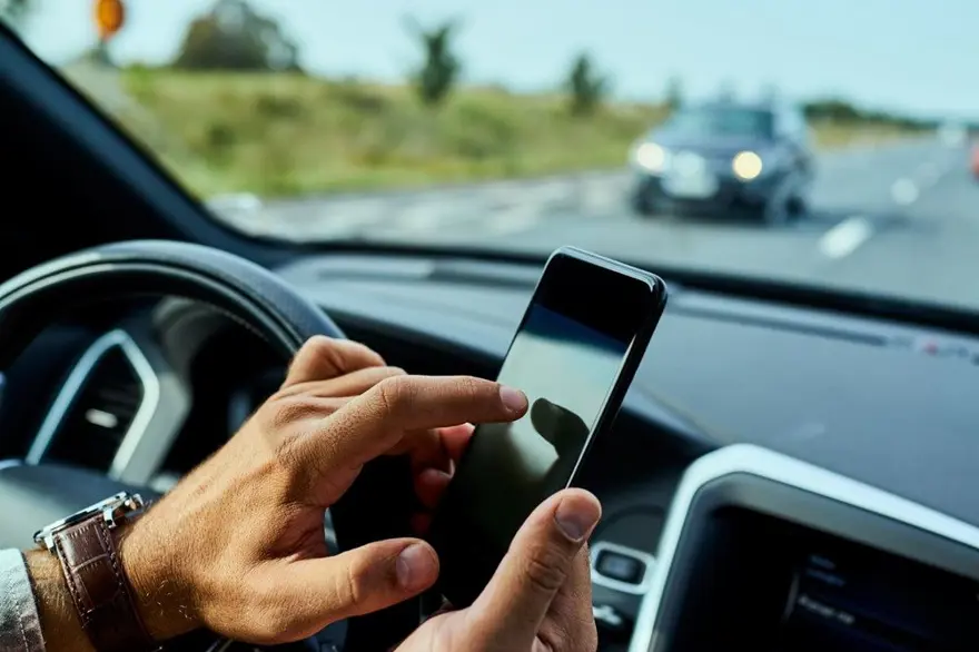 TELEFONDAN UZAK DURUN 15