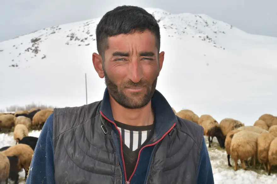 26 yaşındaki çoban sadece 1 ay okula gitmiş: "Hiç şehir görmedim oralar nasıl merak ediyorum" 4