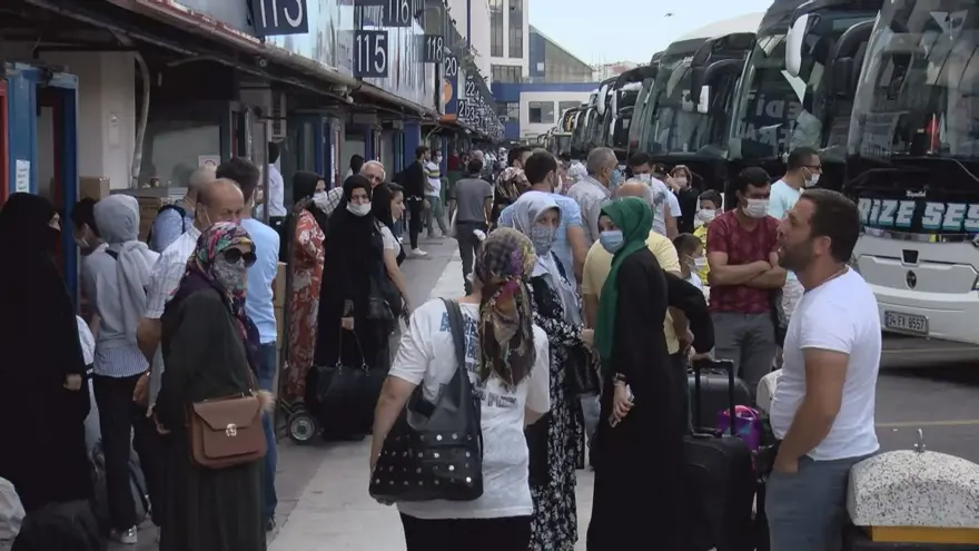 Bayram dönüşü trafik yoğunluğu 25