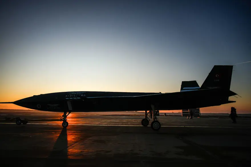 Bayraktar KIZILELMA bir uçuş testini daha tamamladı 