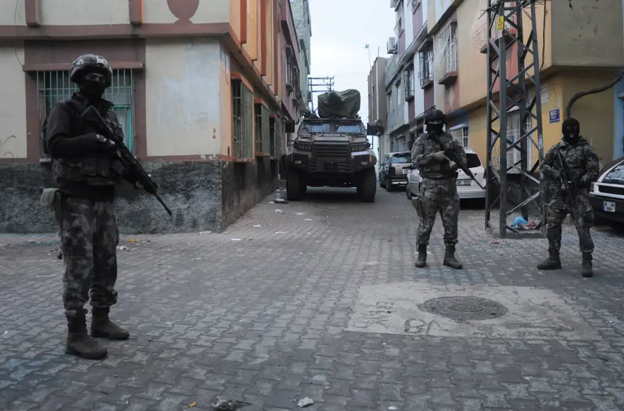 200 polisle şafak operasyonu 1 200 polisle şafak operasyonu 1