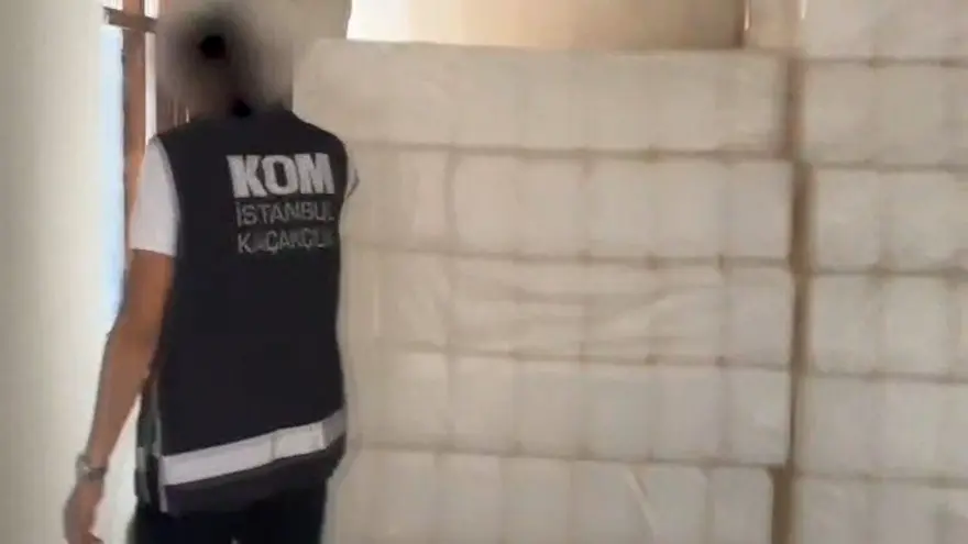 Kaçak alkollere barkod basıp satıyorlarmış: Litrelerce ele geçirildi 2