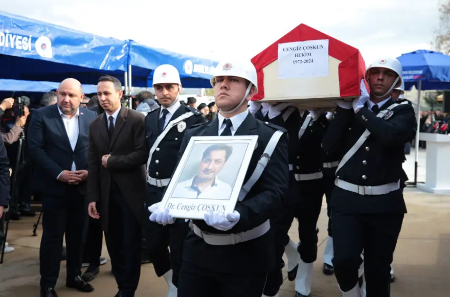 Helikopterkazası kurbanlarına veda: Antalya’da gözyaşları sel oldu 1