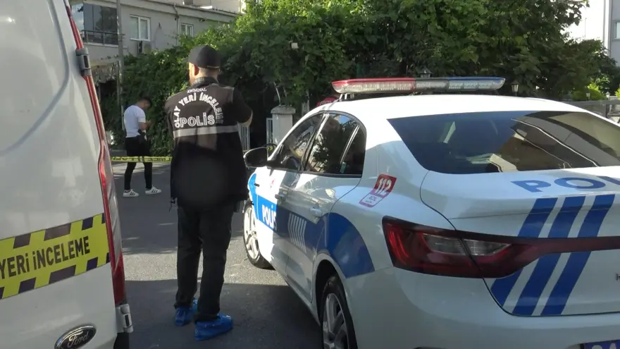 İstanbulAvcılar’da maskeli saldırganlar kahvehaneyi taradı: 1’i ağır 4 yaralı 1